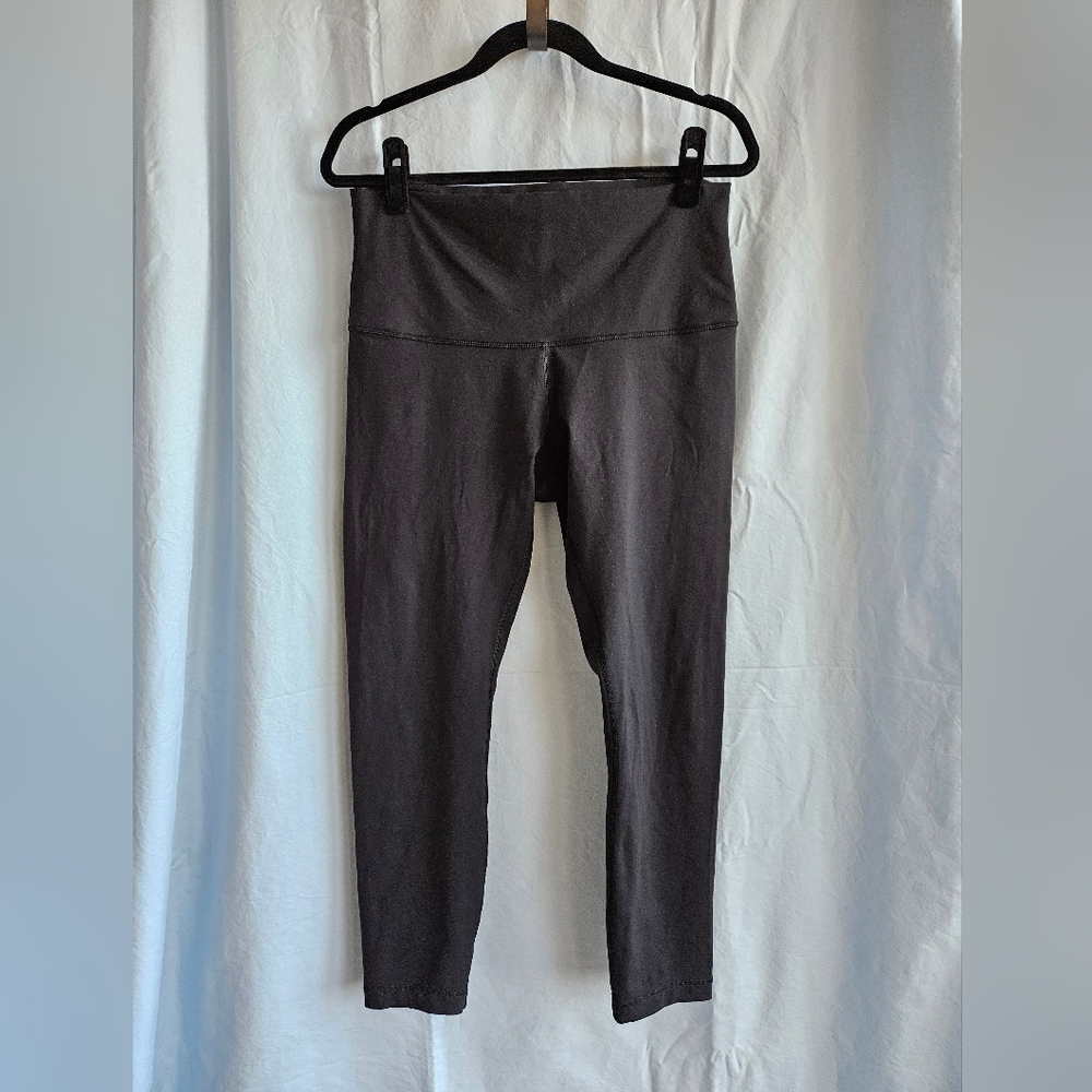 G466. Lululemon High Rise Wunder Under (?) Pant in Black - Size 12